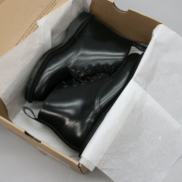 Dr. Martens Ladies 6 Emmeline Polished Smooth Black Leather Ankle Boots 16701001 - Picture 2 of 11